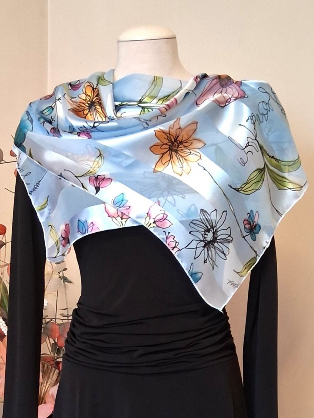 NWOT Vintage Lightweight Floral Print Long Scarf Wrap Wearable Art Scarves